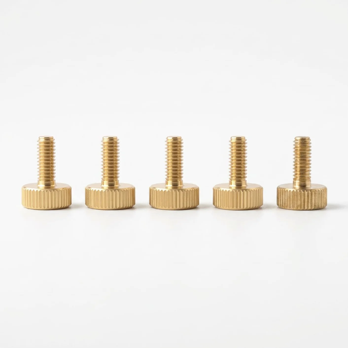 PrecisionGeek - Śruby Radełkowane Płaskie M4 x 10mm, Mosiądz (zestaw 5 sztuk)